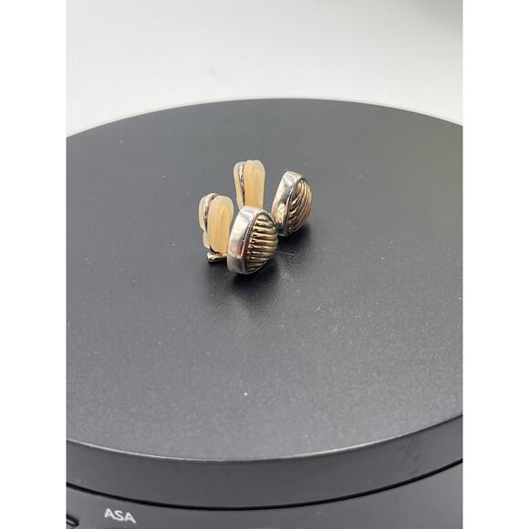 Alisa Italian Designer Sterling
 925 18K Ribbed Triangle Small Stud Clip Earring - Picture 6 of 8